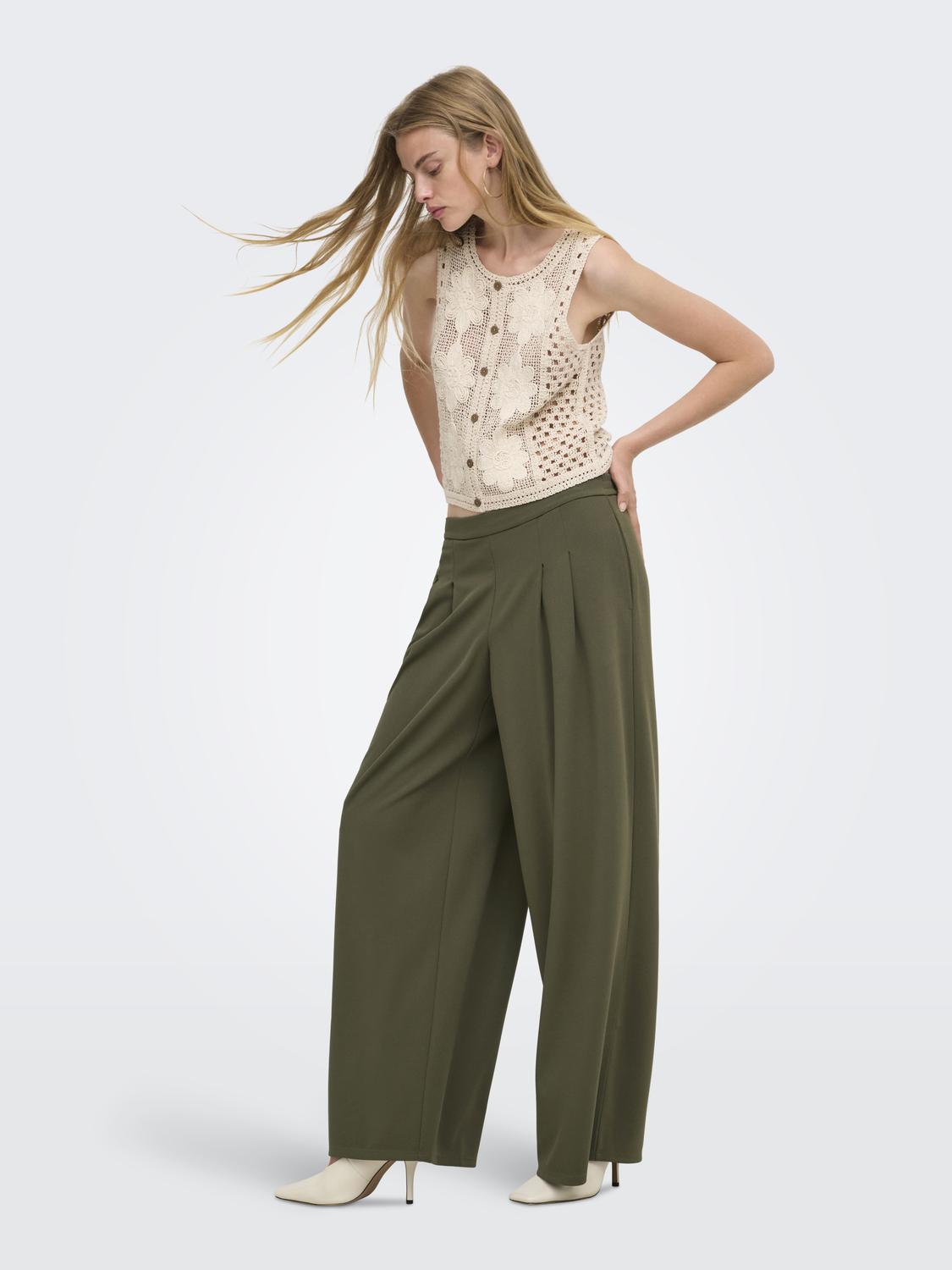 model_shot-front_full